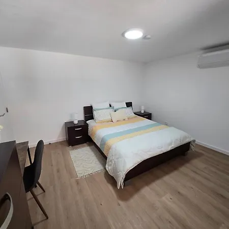 Suzi's Garden Apartment
