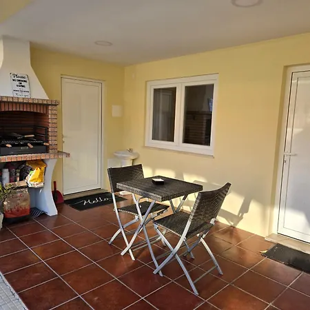 Suzi's Garden Apartment *