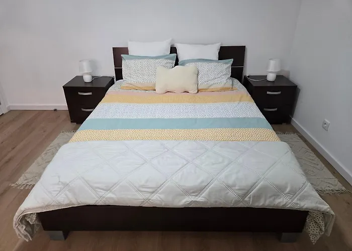 شقة Suzi's Garden أفيرو