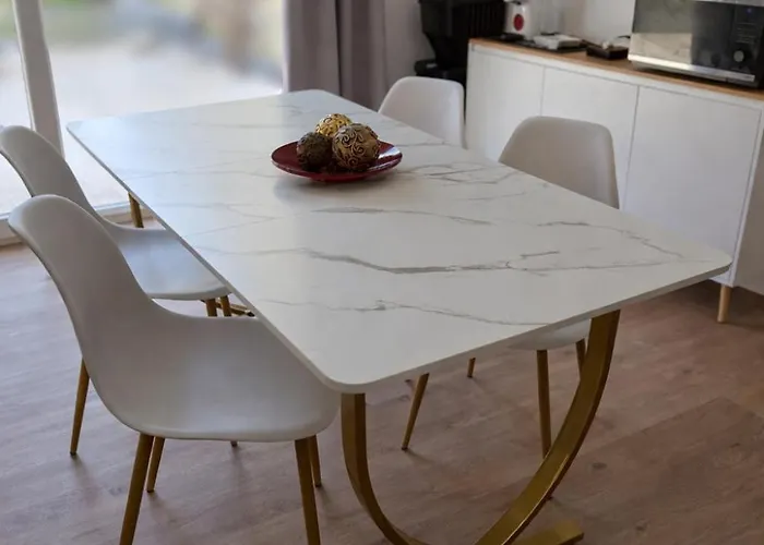 شقة Suzi's Garden